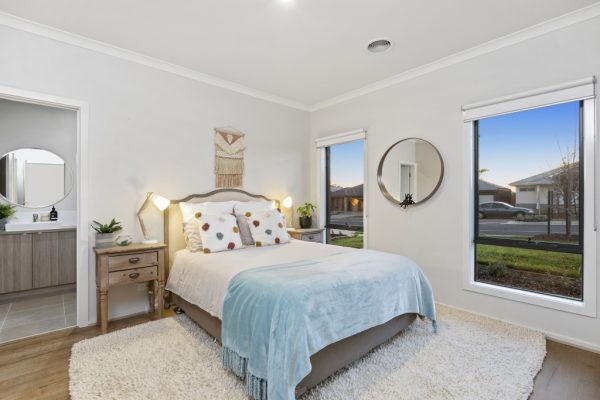 13 Ashbury bedroom